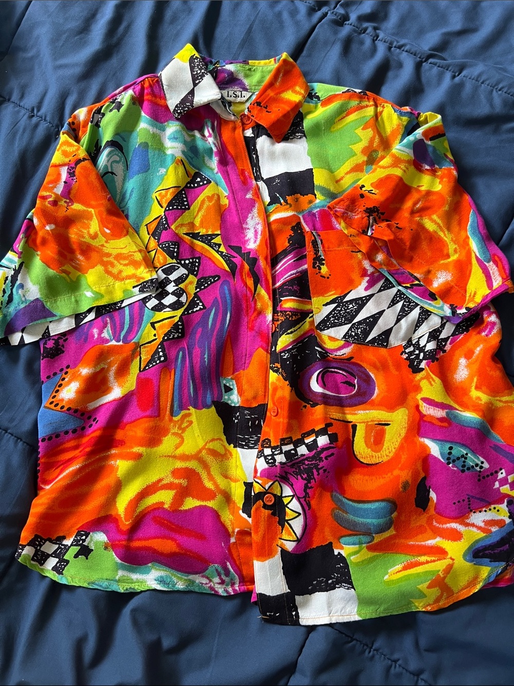 vibrant 1980s abstract geometric button-up shirt
